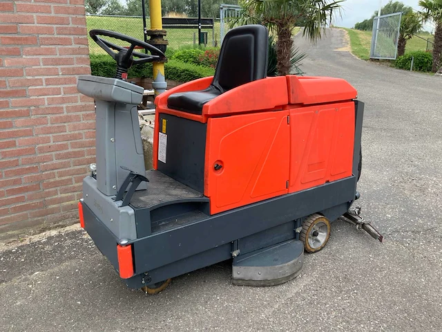 Hako hakomatic b910 zelfrijdende opzitschrobmachine - afbeelding 1 van  13