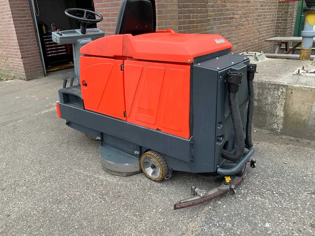Hako hakomatic b910 zelfrijdende opzitschrobmachine - afbeelding 7 van  13