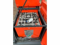 Hako hakomatic b910 zelfrijdende opzitschrobmachine - afbeelding 9 van  13
