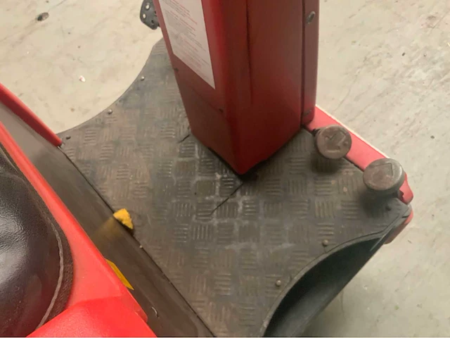 Hako hakomatic b910 zelfrijdende schrobmachine - afbeelding 4 van  23