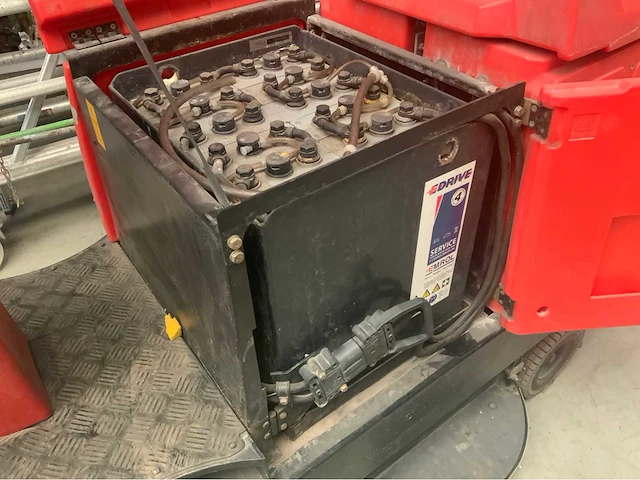 Hako hakomatic b910 zelfrijdende schrobmachine - afbeelding 7 van  23