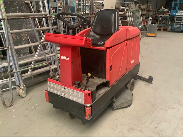 Hako hakomatic b910 zelfrijdende schrobmachine - afbeelding 1 van  23