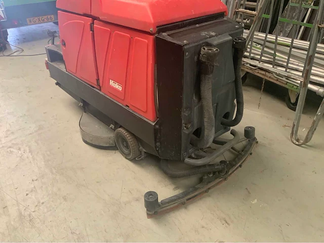 Hako hakomatic b910 zelfrijdende schrobmachine - afbeelding 14 van  23