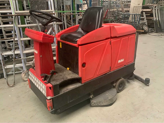 Hako hakomatic b910 zelfrijdende schrobmachine - afbeelding 18 van  23