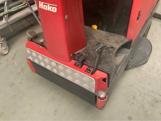 Hako hakomatic b910 zelfrijdende schrobmachine - afbeelding 20 van  23