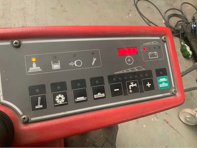 Hako hakomatic b910 zelfrijdende schrobmachine - afbeelding 22 van  23
