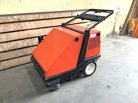 Hako hamster 800e zelfrijdende veegmachine - afbeelding 1 van  8