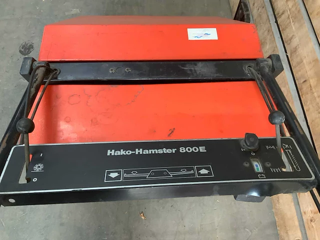 Hako hamster 800e zelfrijdende veegmachine - afbeelding 4 van  8