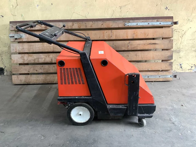 Hako hamster 800e zelfrijdende veegmachine - afbeelding 5 van  8