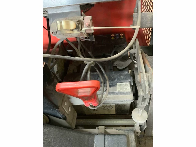 Hako hamster 800e zelfrijdende veegmachine - afbeelding 6 van  8