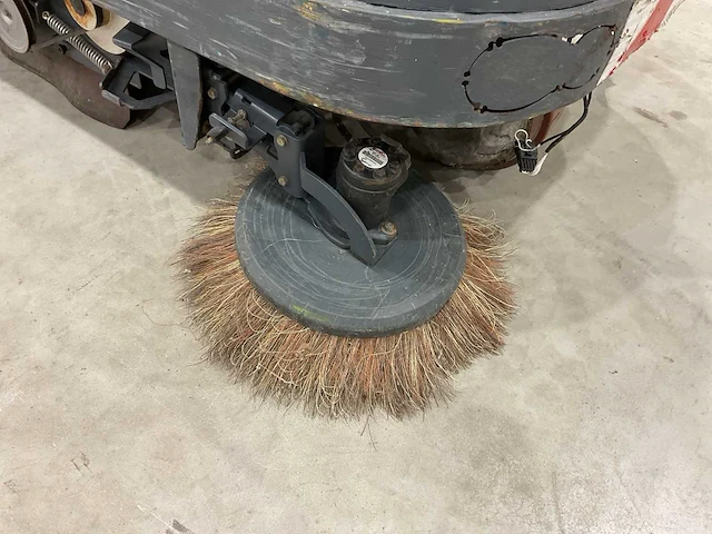 Hako jonas 1200 e zelfrijdende veegmachine - afbeelding 11 van  15