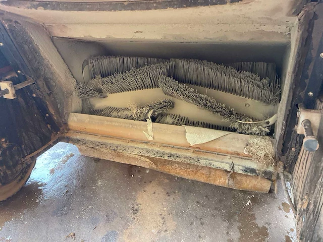 Hako jonas 1450d zelfrijdende veegmachine - afbeelding 11 van  16