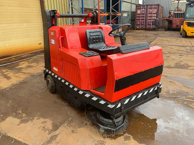 Hako jonas 1450d zelfrijdende veegmachine - afbeelding 15 van  16