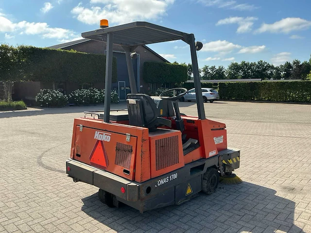 Hako jonas 1700 straatveegmachine - afbeelding 14 van  18