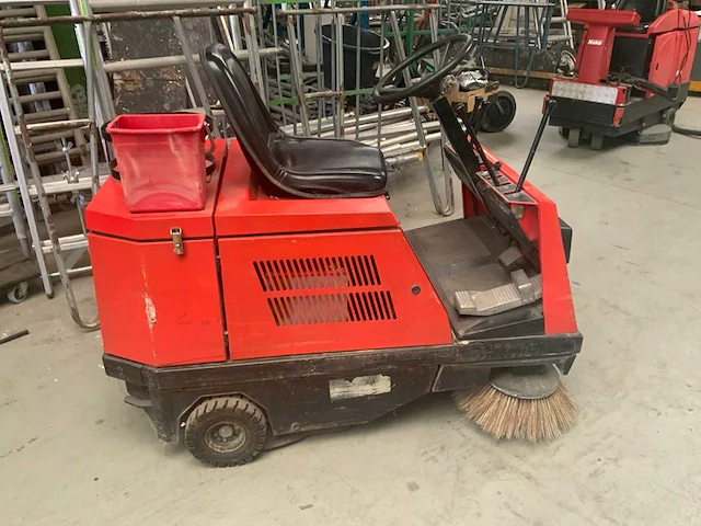 Hako jonas 950e zelfrijdende veegmachine - afbeelding 11 van  25