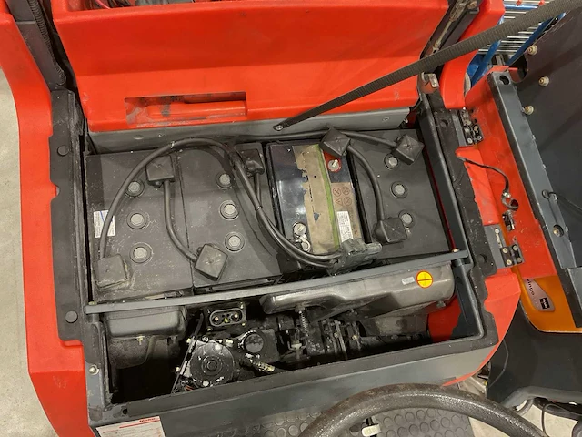 Hako jonas 980 lh zelfrijdende veegmachines - afbeelding 2 van  10