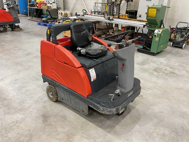 Hako jonas 980 lh zelfrijdende veegmachines - afbeelding 1 van  10