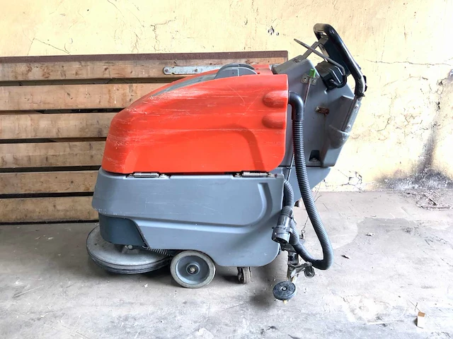 Hako scrubmaster b45 zelfrijdende schrobmachine - afbeelding 2 van  8
