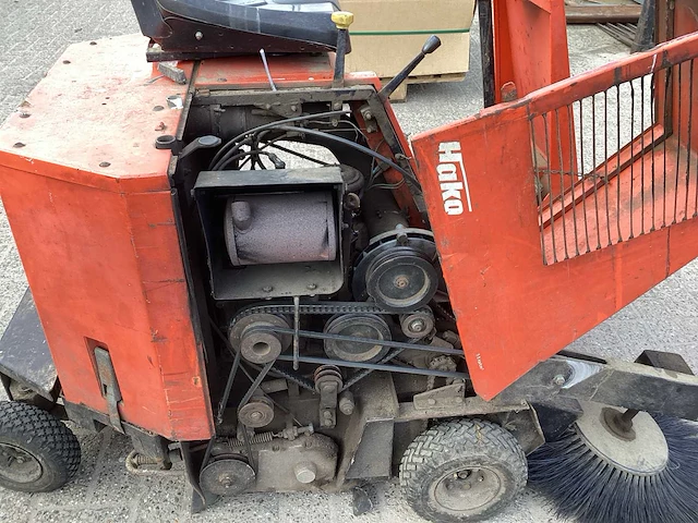 Hako veegmachines, zelfrijdend - afbeelding 8 van  9
