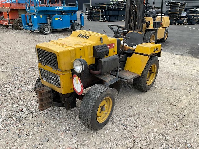 Hakotrac 3800 d minitractor - afbeelding 1 van  15