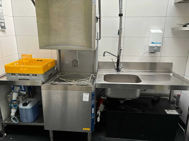 Hakpro doorschuifvaatwasser met aan- en afvoertafel - afbeelding 1 van  12