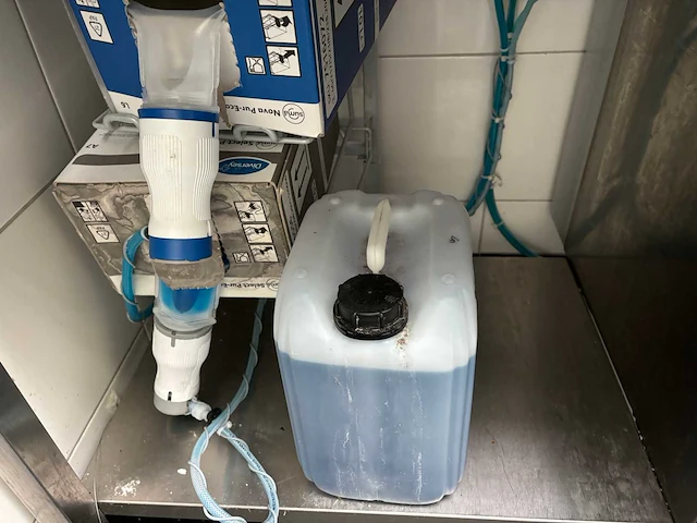 Hakpro doorschuifvaatwasser met aan- en afvoertafel - afbeelding 6 van  12
