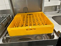 Hakpro doorschuifvaatwasser met aan- en afvoertafel - afbeelding 9 van  12