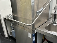 Hakpro doorschuifvaatwasser met aan- en afvoertafel - afbeelding 10 van  12