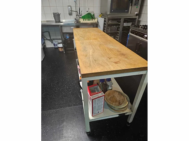 Hakvoort - werktafel voorzien van houten blad - afbeelding 2 van  5