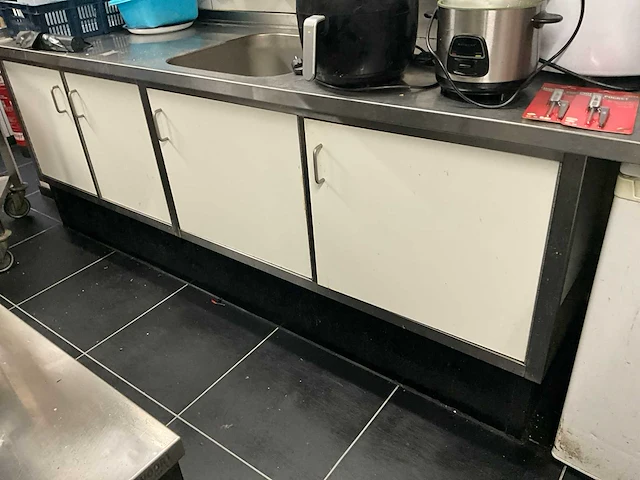 Hakvoort aanrechtmeubel en wandkast (3x) - afbeelding 9 van  11