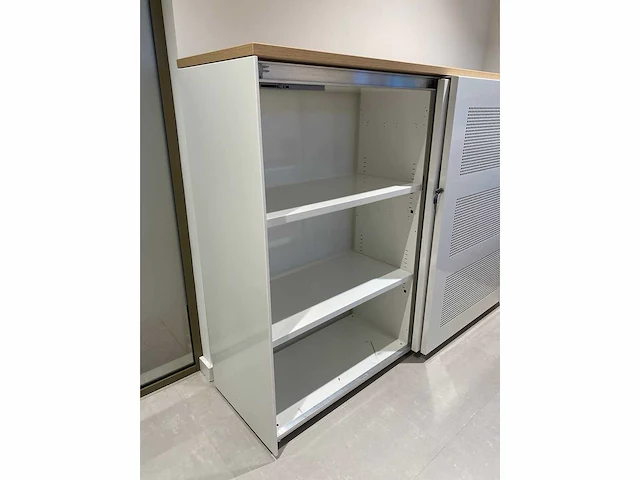 Halfhoge akoestische stalen schuifdeurkast - afbeelding 3 van  12