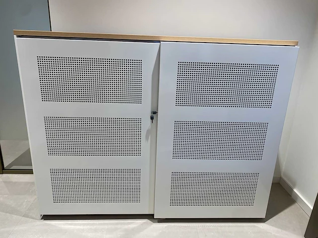 Halfhoge akoestische stalen schuifdeurkast - afbeelding 9 van  12