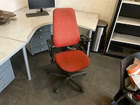 Halfrond bureau met stoel - afbeelding 3 van  3