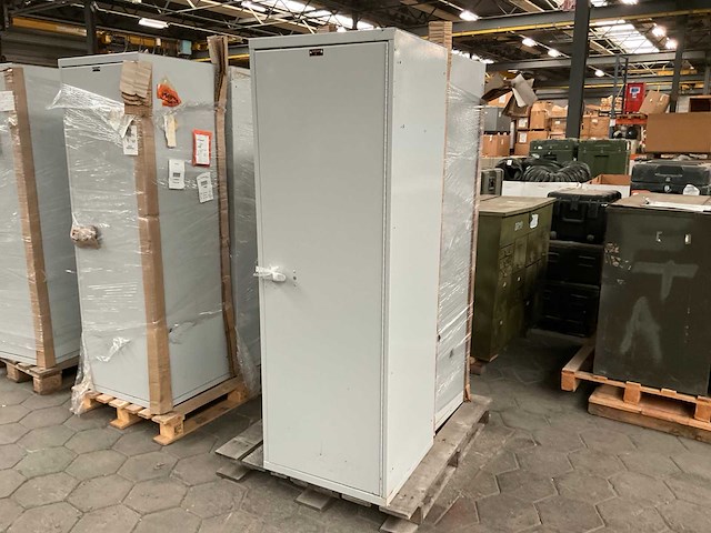 Hallowell lockerkast (2x) - afbeelding 1 van  6