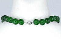 Halsketting met jade edelsteen en een witgouden sluiting met diamant - afbeelding 6 van  9