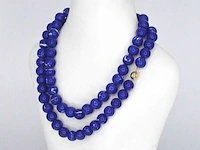 Halsketting met lapis lazuli edelsteen en een gouden sluiting met diamant - afbeelding 1 van  7