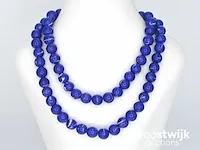 Halsketting met lapis lazuli edelsteen en een witgouden sluiting met diamant - afbeelding 1 van  8