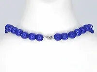 Halsketting met lapis lazuli edelsteen en een witgouden sluiting met diamant - afbeelding 4 van  8