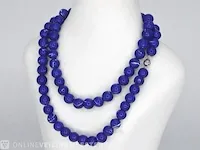Halsketting met lapis lazuli edelsteen en een witgouden sluiting met diamant - afbeelding 1 van  9
