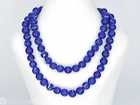 Halsketting met lapis lazuli edelsteen en een witgouden sluiting met diamant - afbeelding 2 van  9