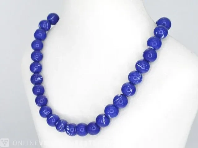 Halsketting met lapis lazuli edelsteen en een witgouden sluiting met diamant - afbeelding 3 van  9