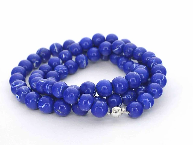 Halsketting met lapis lazuli edelsteen en een witgouden sluiting met diamant - afbeelding 7 van  9