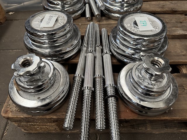 Haltersets (totaal 16 halterschijven: 4x 5 kg, 4x 2,5 kg, 4x 2 kg, 4x 0,5 kg) - afbeelding 1 van  8