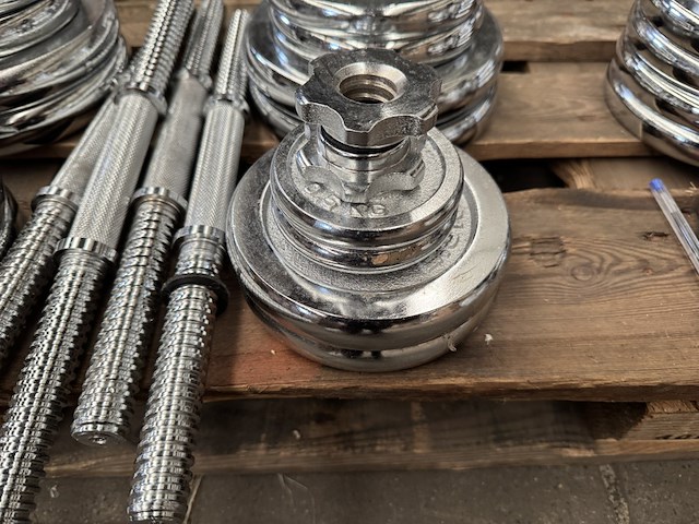 Haltersets (totaal 16 halterschijven: 4x 5 kg, 4x 2,5 kg, 4x 2 kg, 4x 0,5 kg) - afbeelding 3 van  8