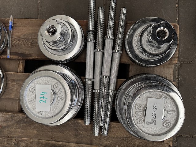 Haltersets (totaal 16 halterschijven: 4x 5 kg, 4x 2,5 kg, 4x 2 kg, 4x 0,5 kg) - afbeelding 8 van  8