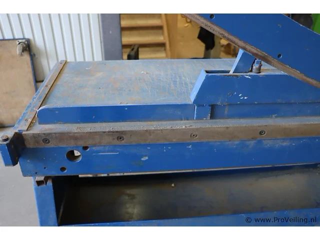 Hand guillotine schaar & plooibank - afbeelding 6 van  10