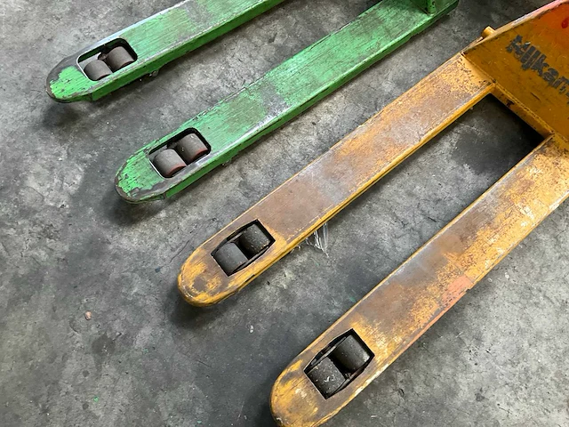Hand hydraulische palletwagen (2x) - afbeelding 3 van  4