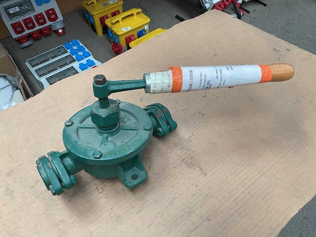 Hand pump - afbeelding 1 van  3