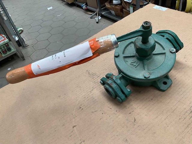 Hand pump - afbeelding 3 van  3
