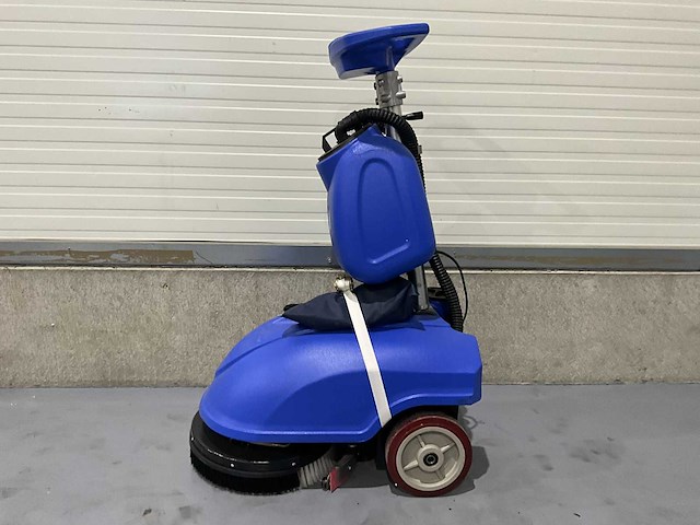 Hand schrubber - 2025 - b30 - zelfrijdende veegmachine - afbeelding 2 van  10